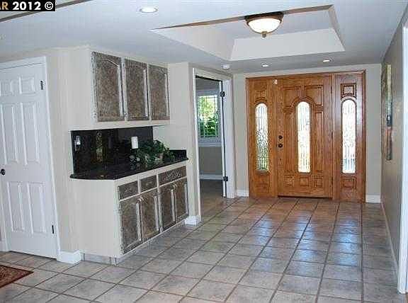 3rd image of 850 Ridge Dr