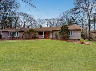446 Hoffman Ln, Hauppauge, NY 11788