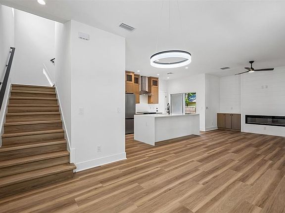 4th image of 87 W MURIEL STREET