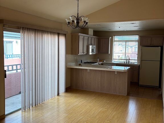 3rd image of 7283 Ventana Dr