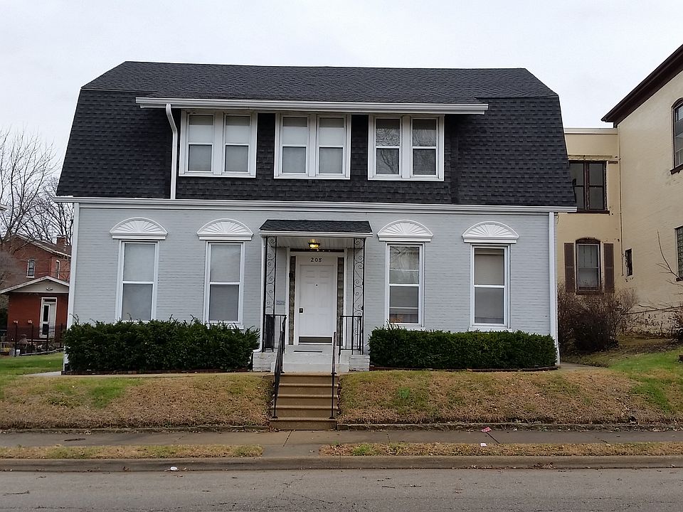 Historic district building