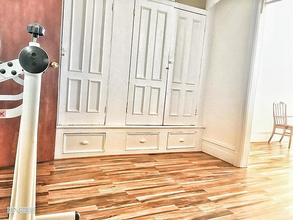 2nd image of 3048 32nd St APT 1F
