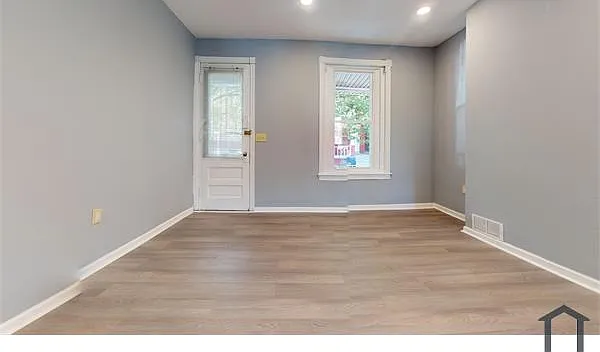 3 bed, $1,495 — Photo 4