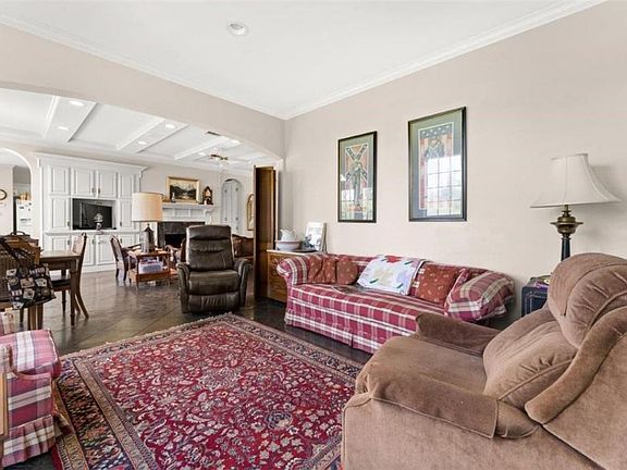 4th image of 3142 Saint Andrews Dr