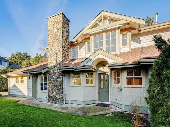 500 Marsett Pl #10, Saanich, BC V8Z 7J1