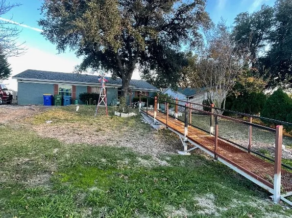1208 E Malloy Bridge Rd, Seagoville, TX 75159