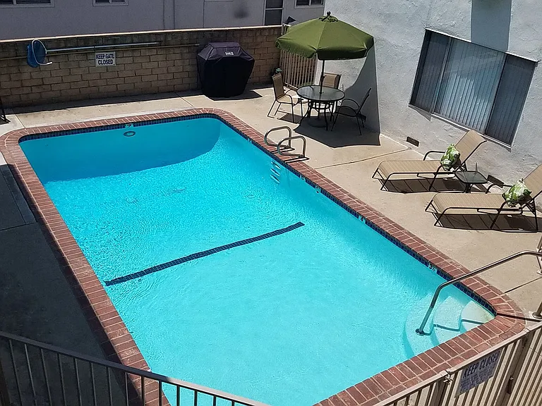 14600 Magnolia Blvd — Photo 16