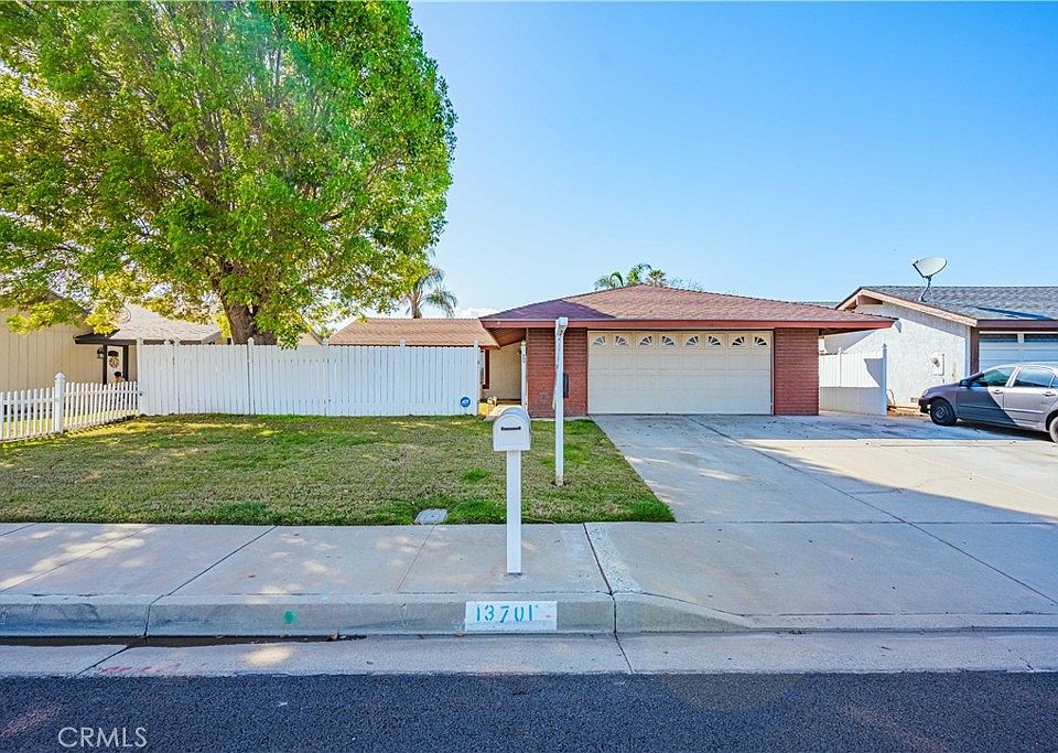 1st image of 13701 Moreno Way