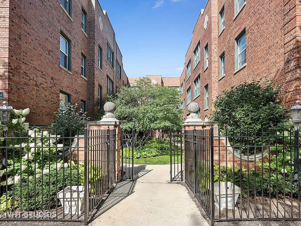 1st image of 2026 N Burling St APT 307