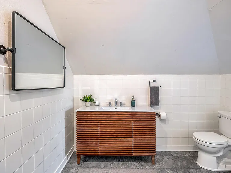 2449 Pillsbury Ave S #4 — Photo 9