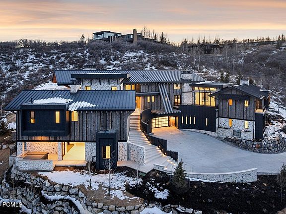 2nd image of 8139 N Sunrise Loop