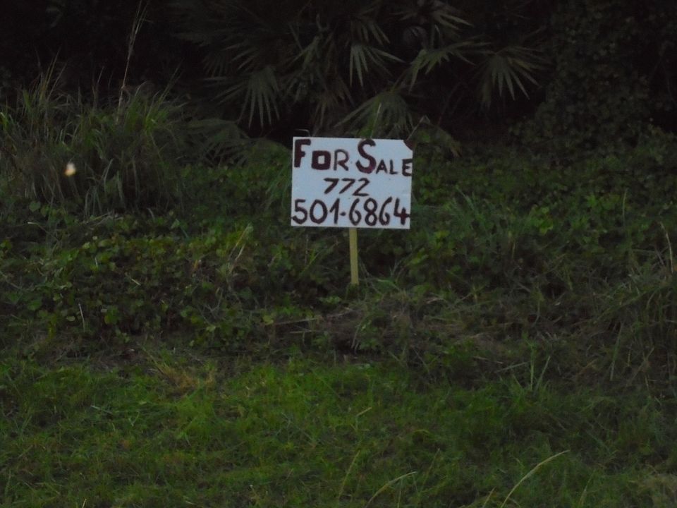 2nd image of 1373 SE Sandia Dr