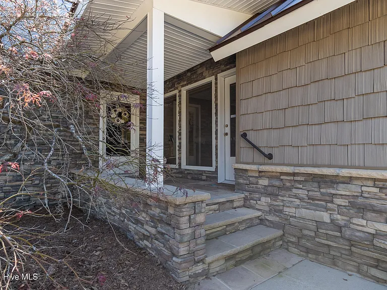 810 Madam Moores Ln #A — Photo 14