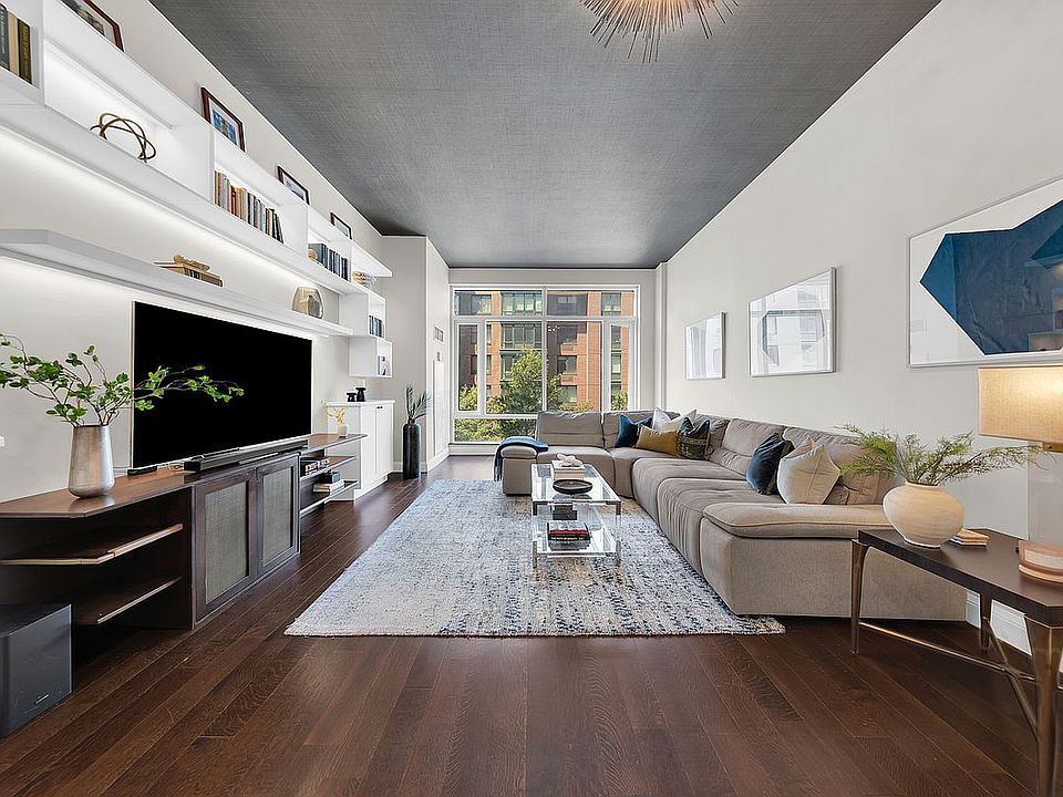 1st image of 70 Little St W Unit 4G