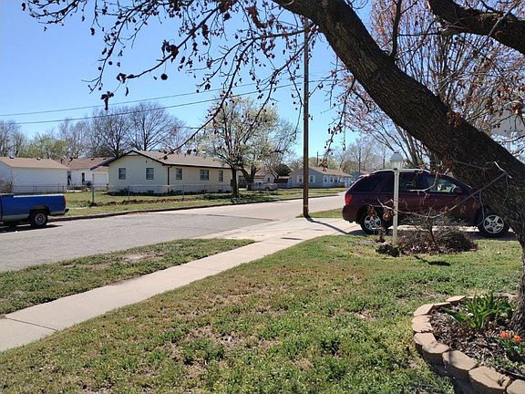 3rd image of 210 W 30th St S