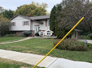 4324 W 42nd St, Edina, MN 55416