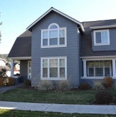 1692 NW William Clark St