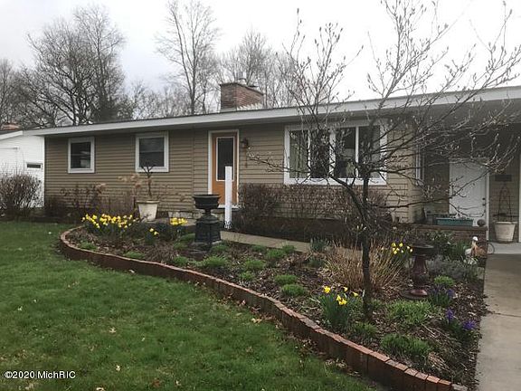 2nd image of 518 Sibley Ln