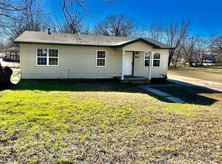 125 E 1st St, Stratford, OK 74872