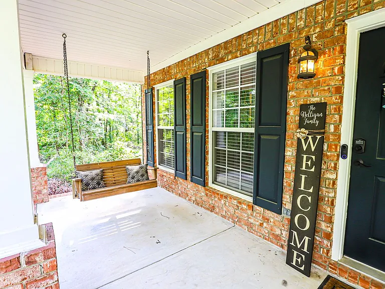 5804 Lanatte Ln — Photo 3