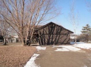 4 Fairway Dr, Monticello, MN 55362