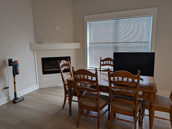 3rd image of 2102 Sherwood Ave #2102