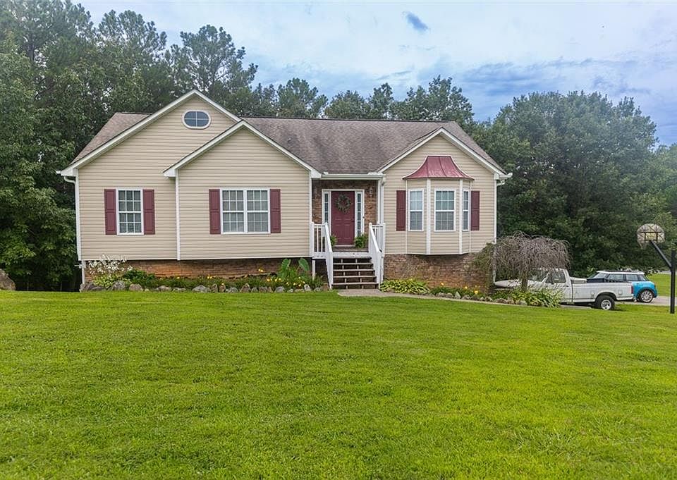 1st image of 25 Greatwood Dr