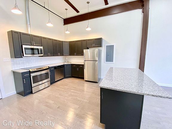 2nd image of 3421-35 Richmond St #215