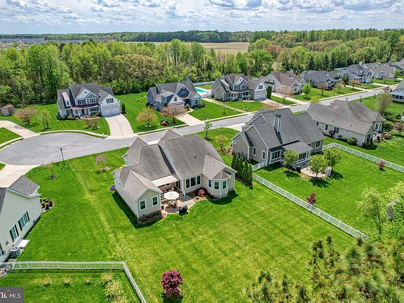 4th image of 18522 Rose Ct