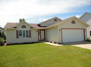 327 Settlement Rd, Hartford, WI 53027