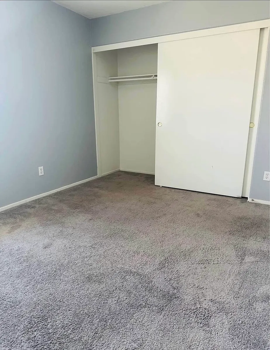 Wall to wall closet, plenty of storage - Saddleback Dr