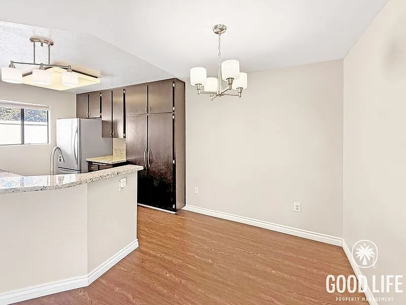 2 bed, 2.0 bath, 1041 sqft, $3,150 — Photo 4