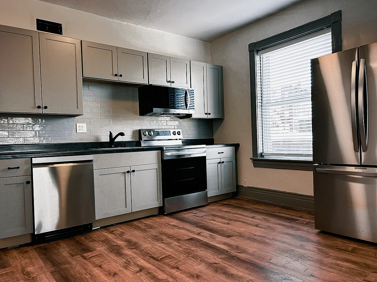 Kitchen - 3018 Henrietta St #2