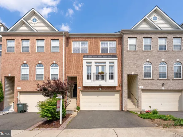 4519 Billingham St, Fairfax, VA 22030