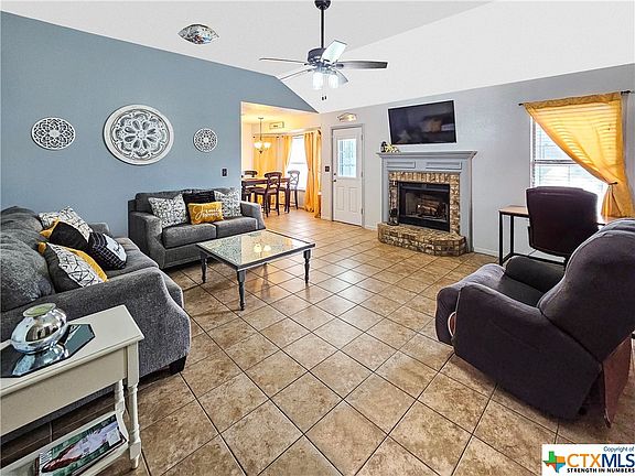 2nd image of 3605 Christie Dr