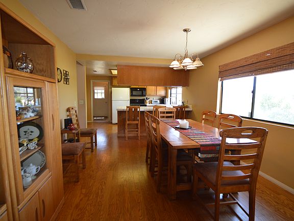 4th image of 9531 Marilla Dr