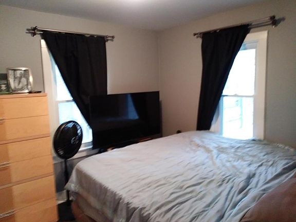 5th image of 207 Thurston St SW