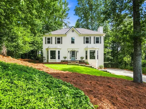 3810 Running Fox Dr, Roswell, GA 30062