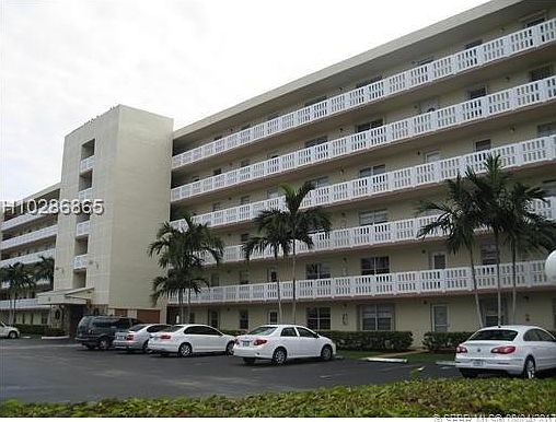 2nd image of 301 SE 3rd St APT 402