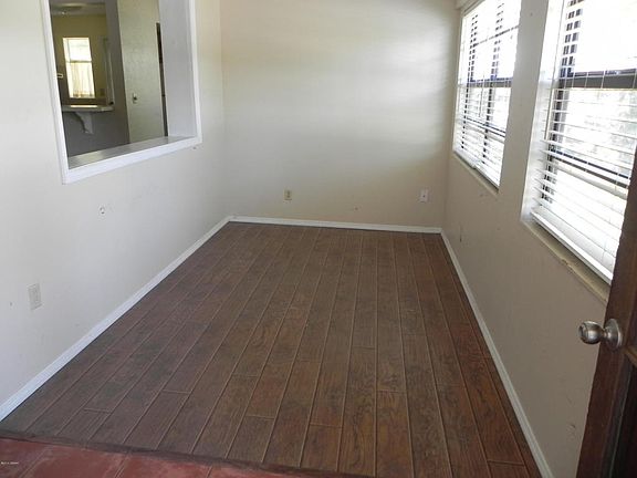 3rd image of 405 Goodall Ave