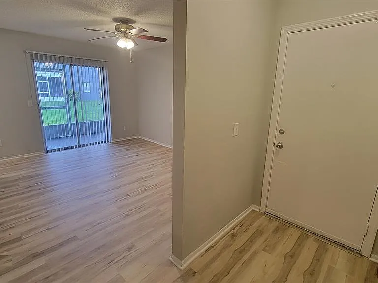 4136 Pershing Pointe Pl #5 — Photo 6