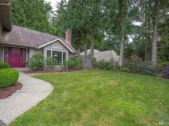2nd image of 3820 206th Pl NE