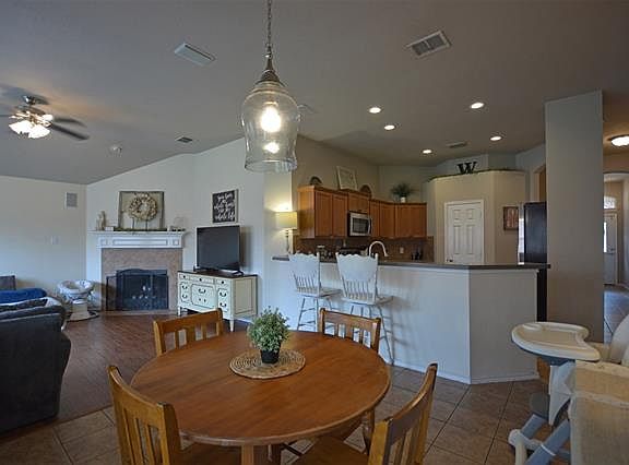 4th image of 1001 Shackelford Ln