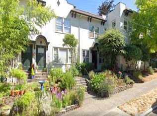 918 E Lynn St, Seattle, WA 98102