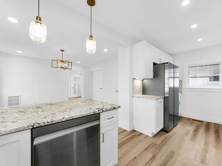 21 Morris Rd — Photo 11