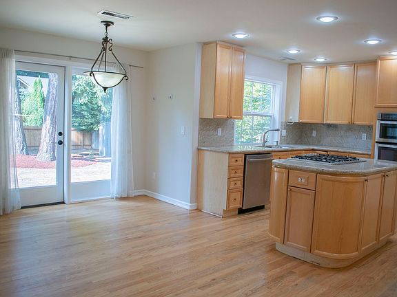 4th image of 14008 NE 63rd Ct