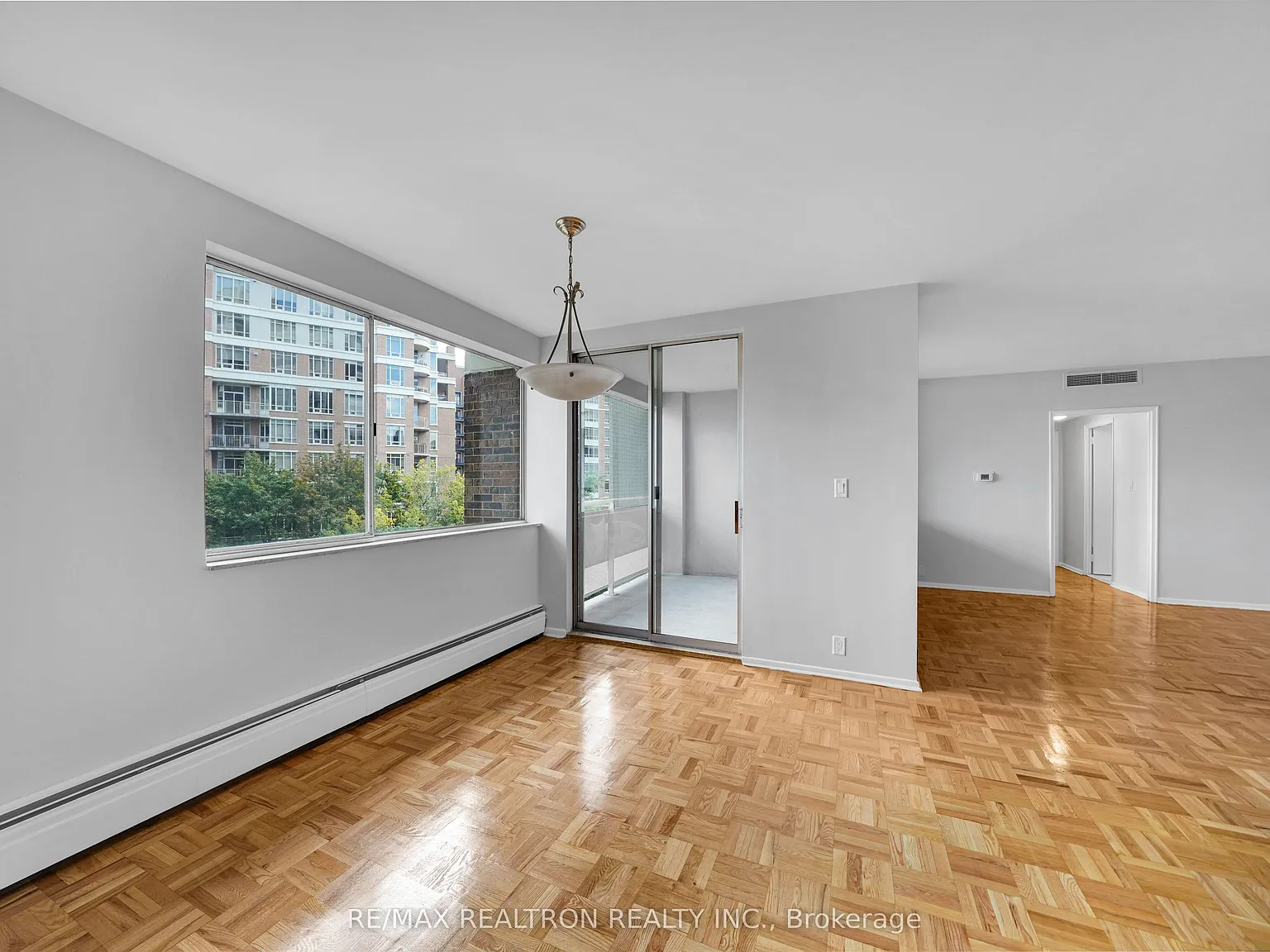 3 bed, $4,295 — Photo 4