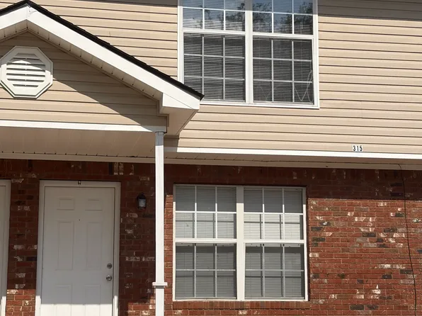 315 Pinehill Dr, Dalton, GA