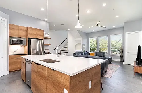 2239 Lovedale Ave Photo 1