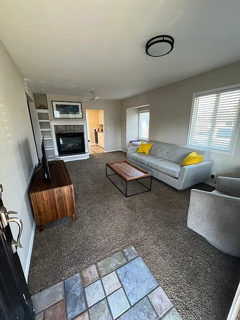 877 Pacific Dr